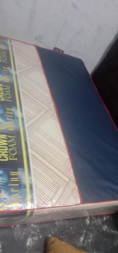 spring king size 9" mota mattreses 100% new and very smoothly