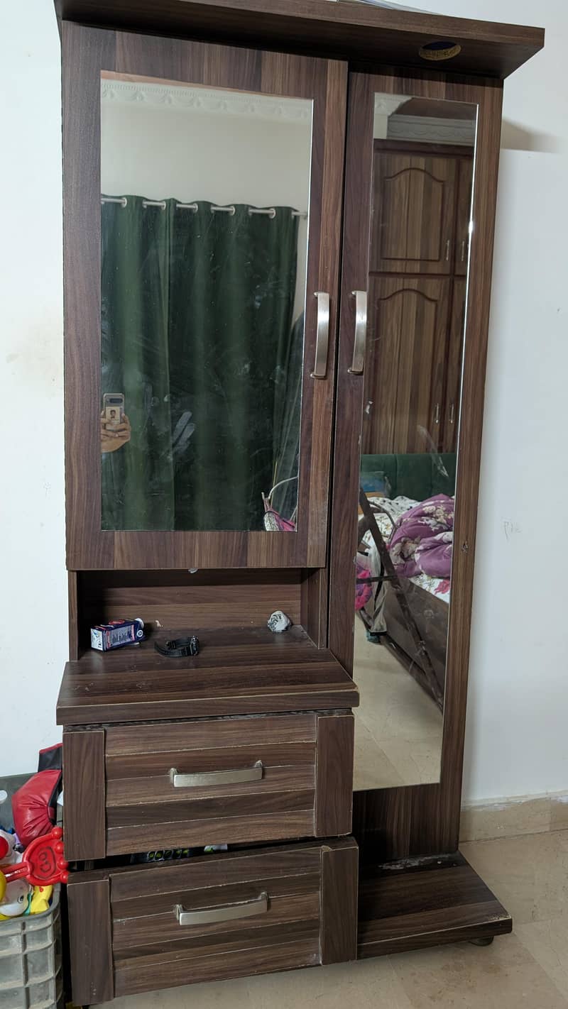 dressing table with 2 side table 0