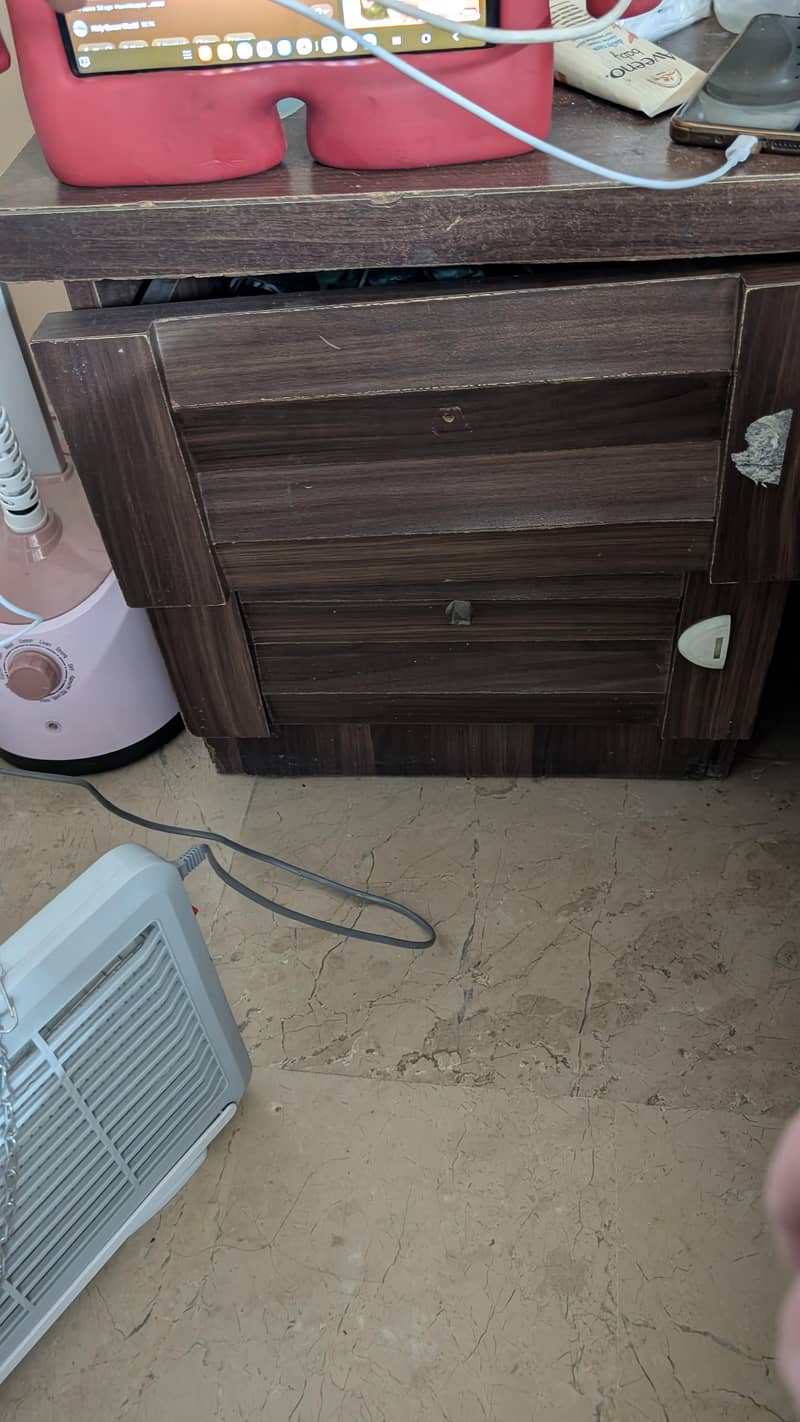 dressing table with 2 side table 2