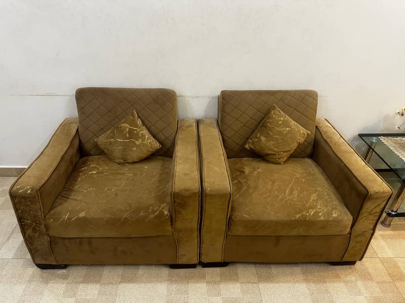 complete sofa set with table, 1