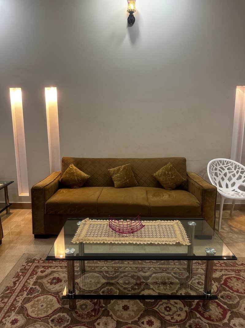 complete sofa set with table, 3