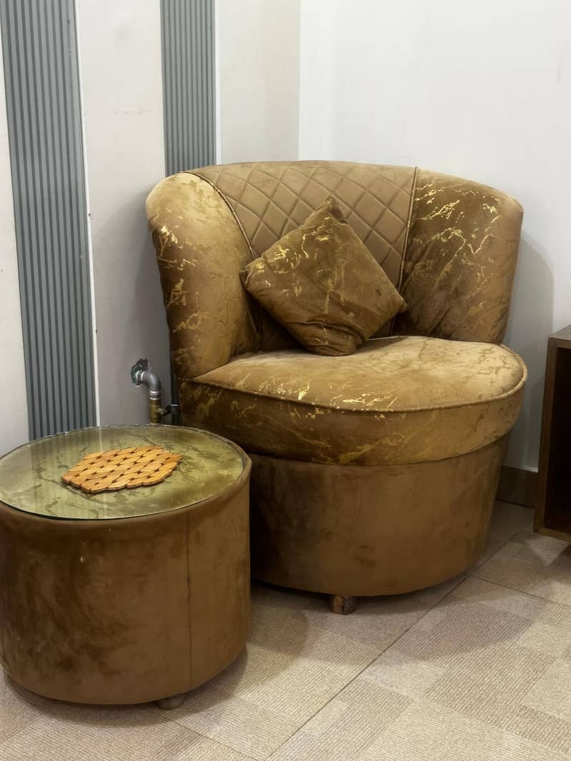 complete sofa set with table, 4