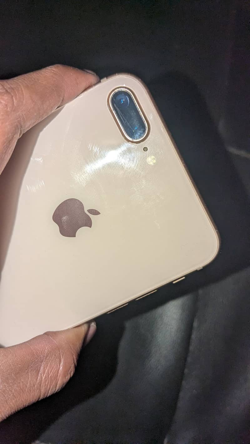 iPhone 8 Plus 2