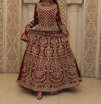 Bridal Baraat Lehnga - Heavy Red and Gold bridal dress - like new