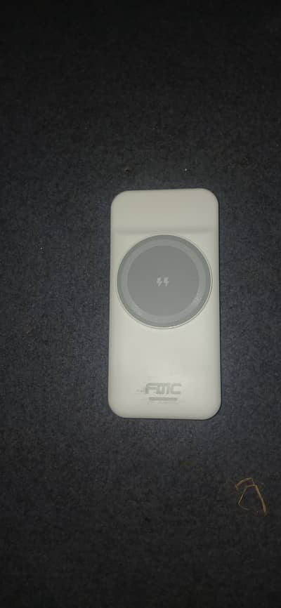 FMC (PD09) 10000 mAh iPhone wireless power bank for sale.