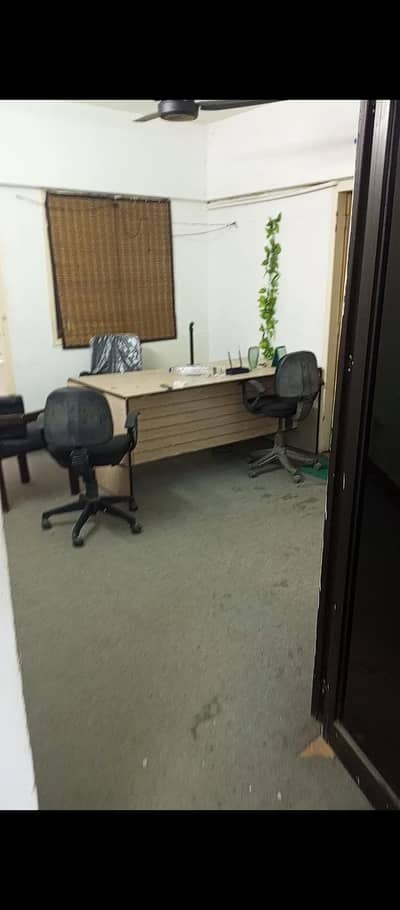 Office Table Solid Quality for sale
