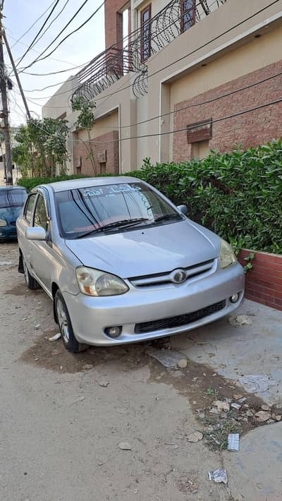 Toyota platz 2003 / 2005