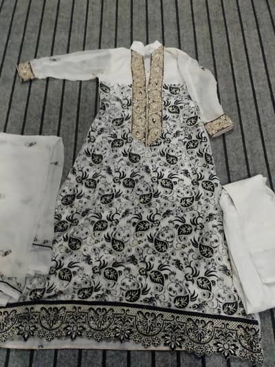 Ready to wear, festive wear