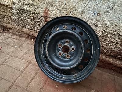 Toyota Corrolla 5 nuts 15 inch