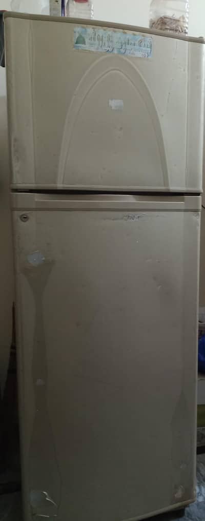 Used Dawlance Medium Size Refrigerator for Sale – Islamabad