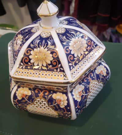 Hand made greece jar in 24k gold