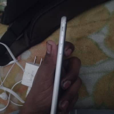 Al ok  condeshin. back 10 by 10 128 gb 84 health