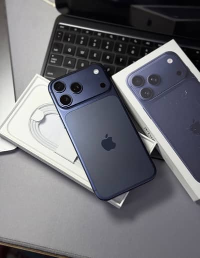 Iphone 17 pro ( Complete Box )