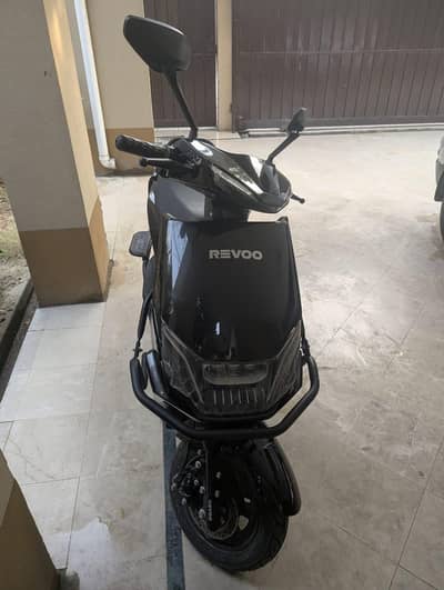 Scotty Revoo C32 young