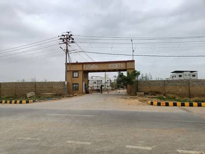 200 SQYRDS RESIDENTIAL PLOT AVAILABLE IN GOOD LOCATION