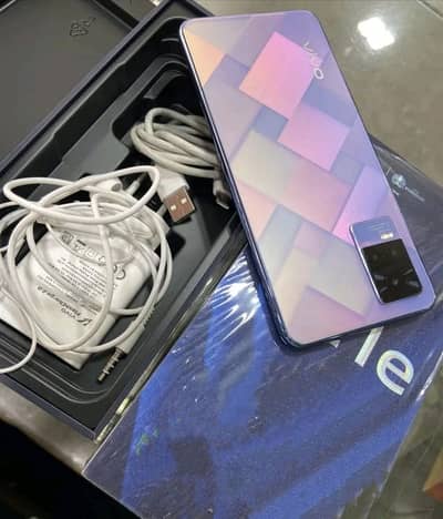 vivo v21e 8 128 GB WhatsApp +923269476784