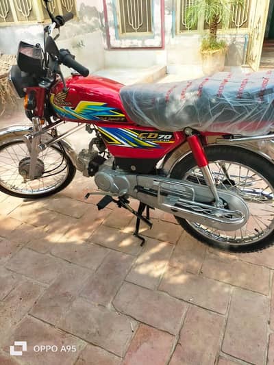 Honda bike 70 cc urgent for sale model 2021 WhatsApp 03378368337