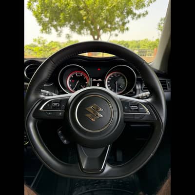 Suzuki Swift GLX CVT 2025
