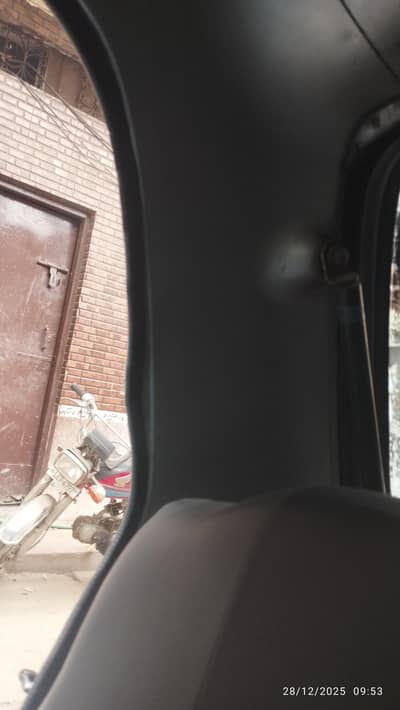 Dihastu coure 2006 model silver urgently sale automatic transmission