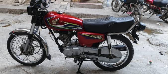 Honda 125 CG 2017 model Lahore number Lahore registered