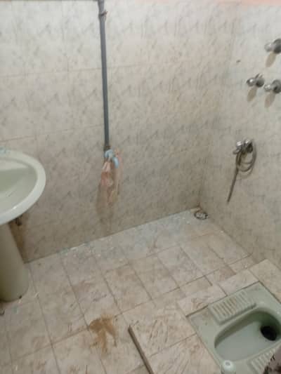 indepandent House Available For Rent In North Karachi Sector 7-D3 120 Yards triple story 36 feet road facing