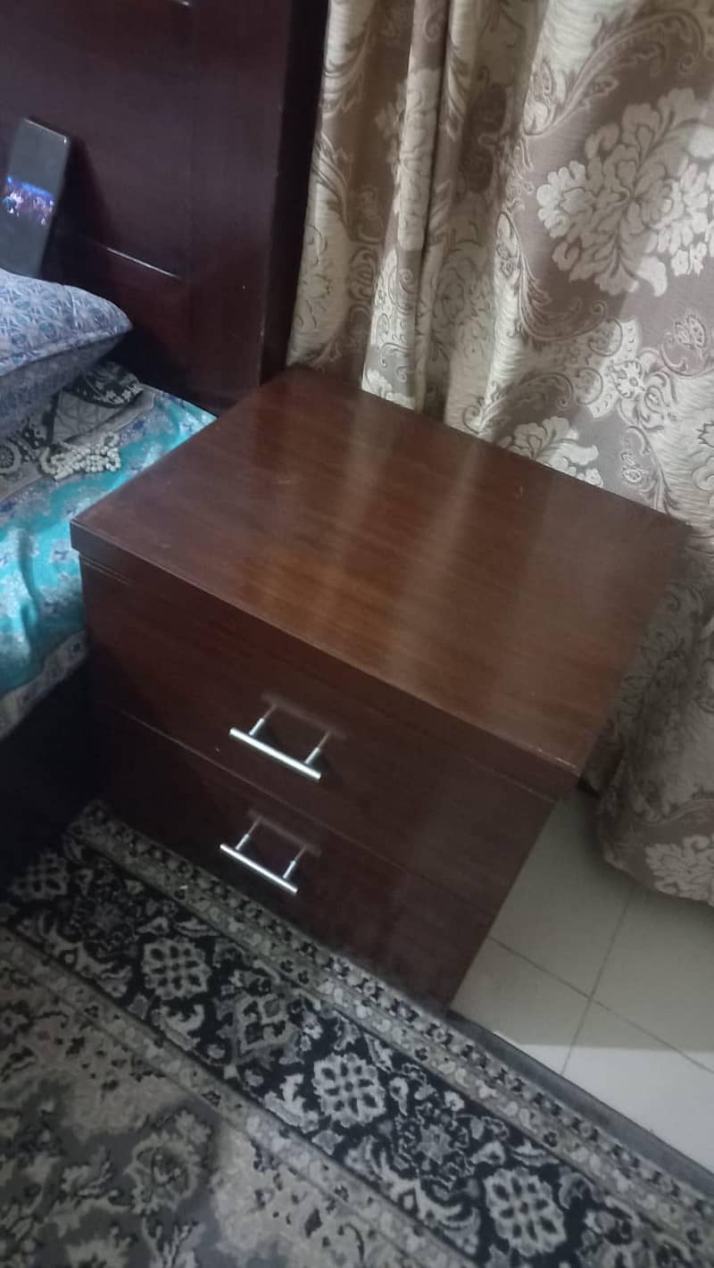 solid king size bed 1