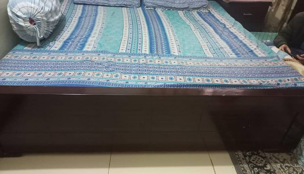 solid king size bed 3