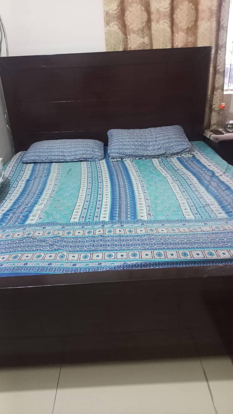 solid king size bed 4