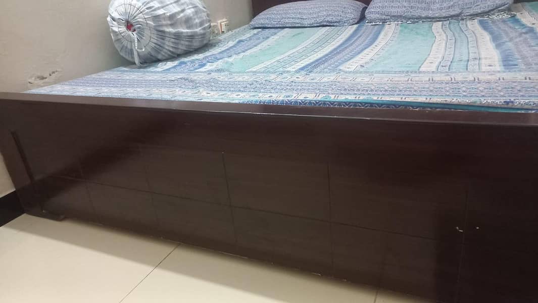 solid king size bed 6