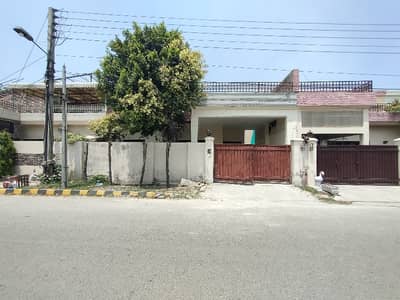 12-Marla 3-Bedroom's House Available for Sale in Askari-5 Gulbarg Lahore.