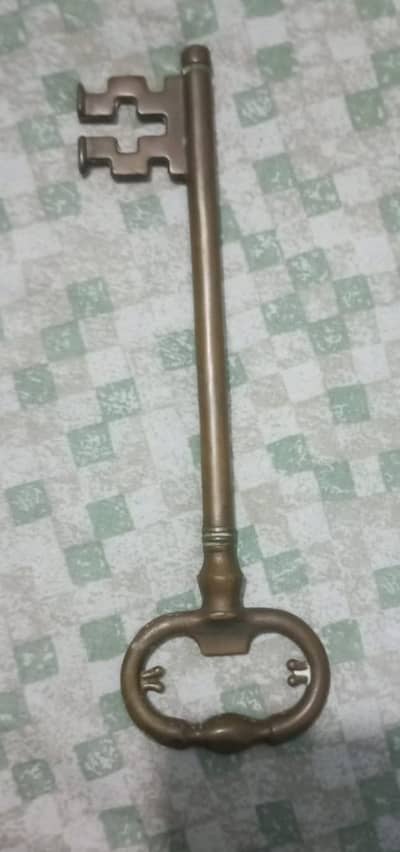 stylish antique petal large key