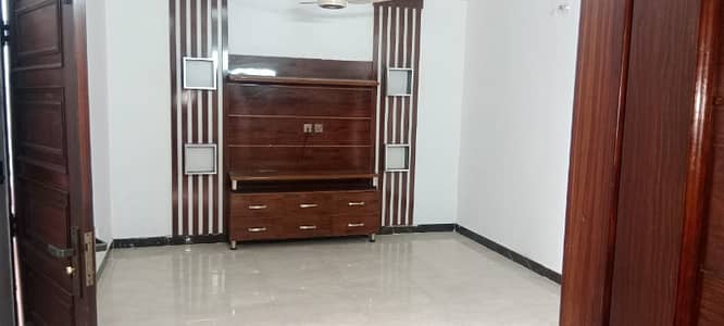 7 Marla 2nd Floor With Gas Rent Out