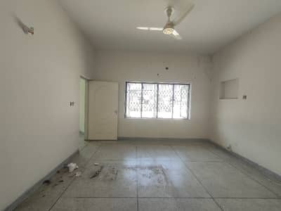 01-Kanal 4-Bedroom'S Renovated House Available For Rent In Askari-9 Lahore Cantt.