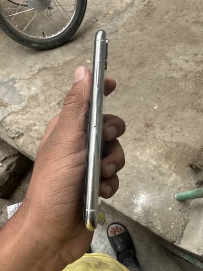 iPhone xs PTA