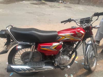 HONDA CG 125  2025  model  for  URGENT SALE  10BY 10 CONDITION