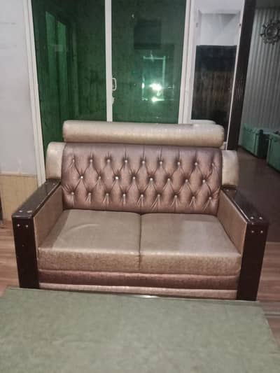 10 seated sofa & 6 chairs 1 table . . . . . . sofa & dining