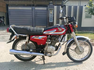 HONDA CG 125 IN RED