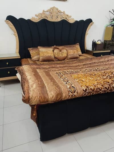 looking like new bed  Rs:70,000