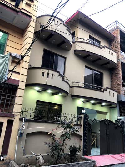 5 marla double story with gas for sale