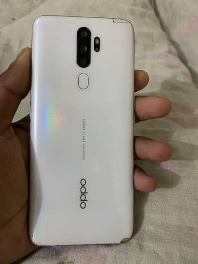 OPPO a5 2020 acha set ha front camera ma dust ha back camera saaf ha