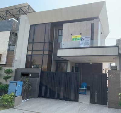 10 MARLA FULLY FURNISHED BRAND NEW TOP NOTCH LOCATION HOUSE IS AVAILABLE FOR SALE IN DHA PHASE 11 RAHBAR SECTOR 1