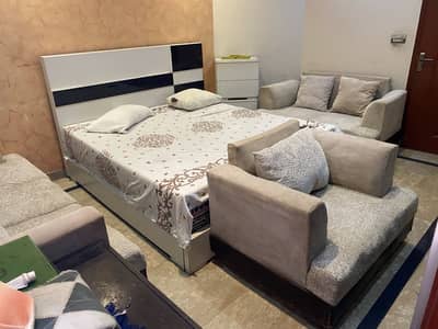 6 seater sofa set urgent sell bed set ni ha sath only sofa