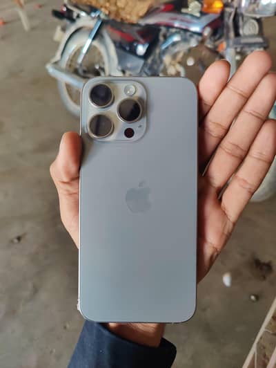 iPhone 15 Pro Max (JV)