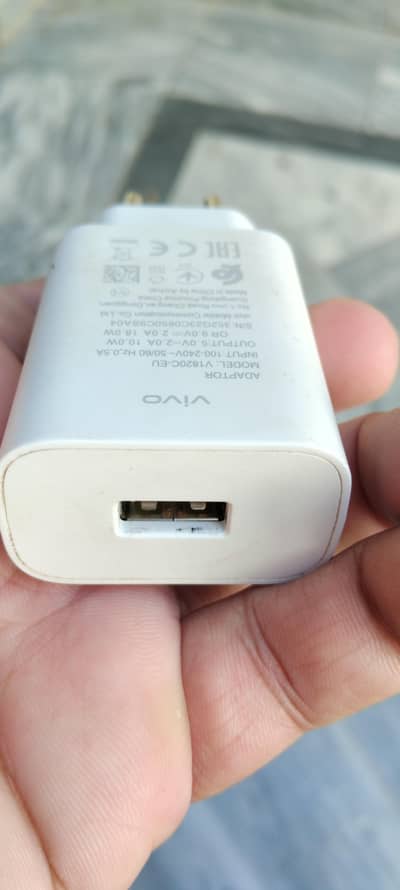 ViVo Genuine Charger 18W Fast Charging
