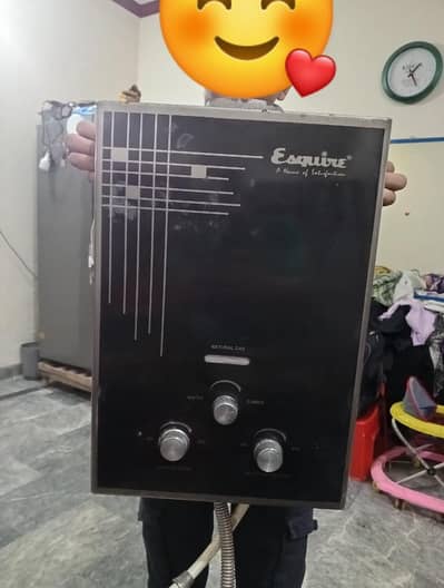 instant water geyser water heater 7 litre good condition