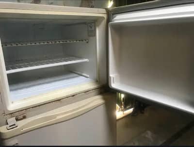 URGENT SALE: Dawlance 2-Door Fridge | Copper Pipes | Rs. 25,000 FIX