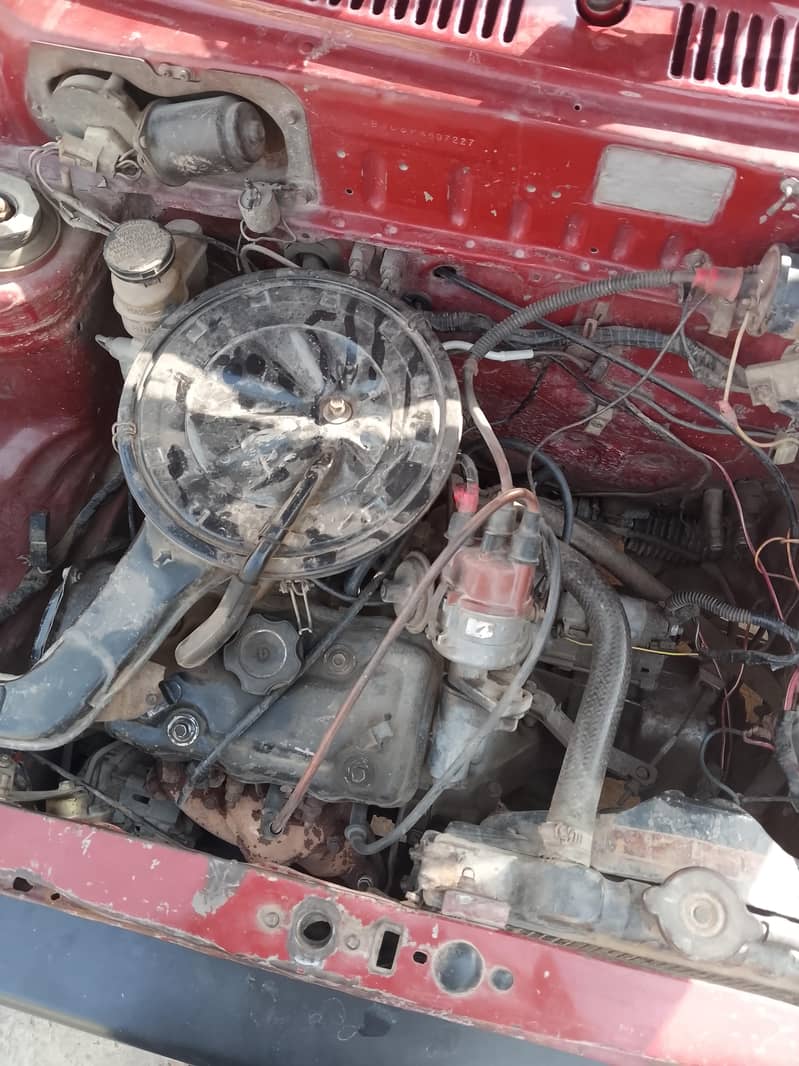 السلام علیکم گاڑی بھائی فار سیل ہے اندر باہر سے رنگ ہوئی ہوئی ہے 2