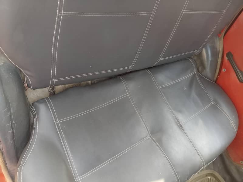 السلام علیکم گاڑی بھائی فار سیل ہے اندر باہر سے رنگ ہوئی ہوئی ہے 7