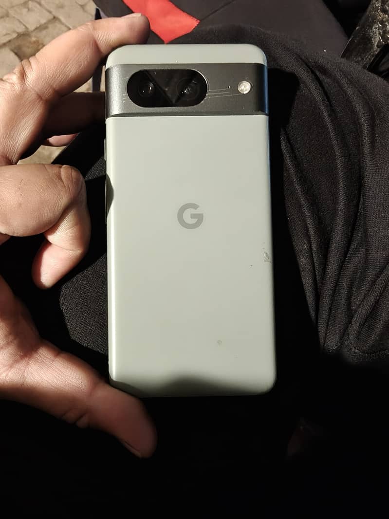 Google Pixel 8 1