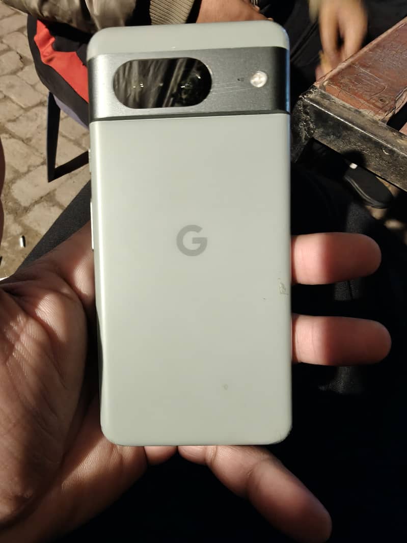 Google Pixel 8 5